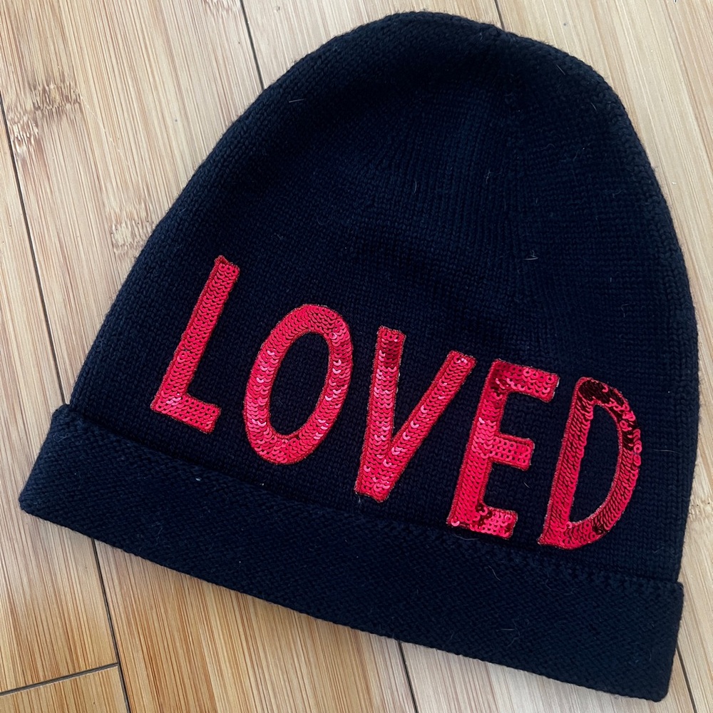 Gucci “Loved” Sequin Beanie 🥰